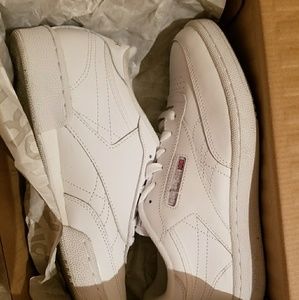 Reebok Classics| Women's 8.5| Youth 6.5